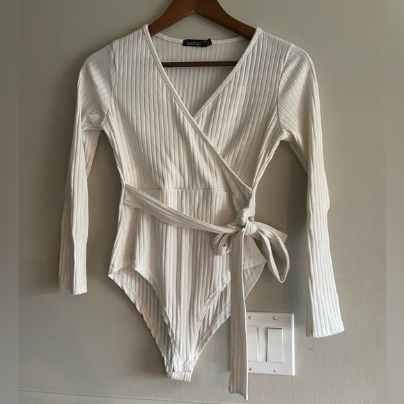 🌸 Boohoo 🌸 ribbed wrap bodysuit - Picture 1 of 6
